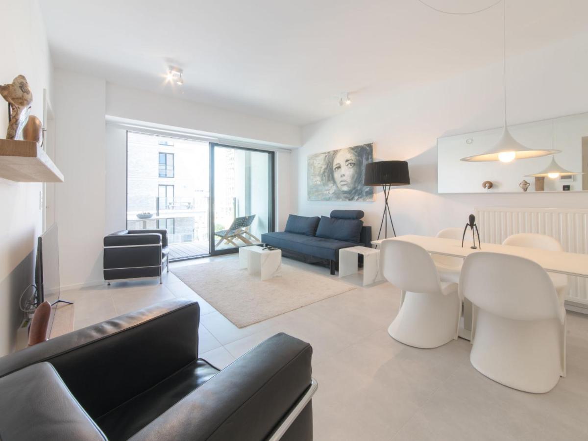 3-06 By Interhome *