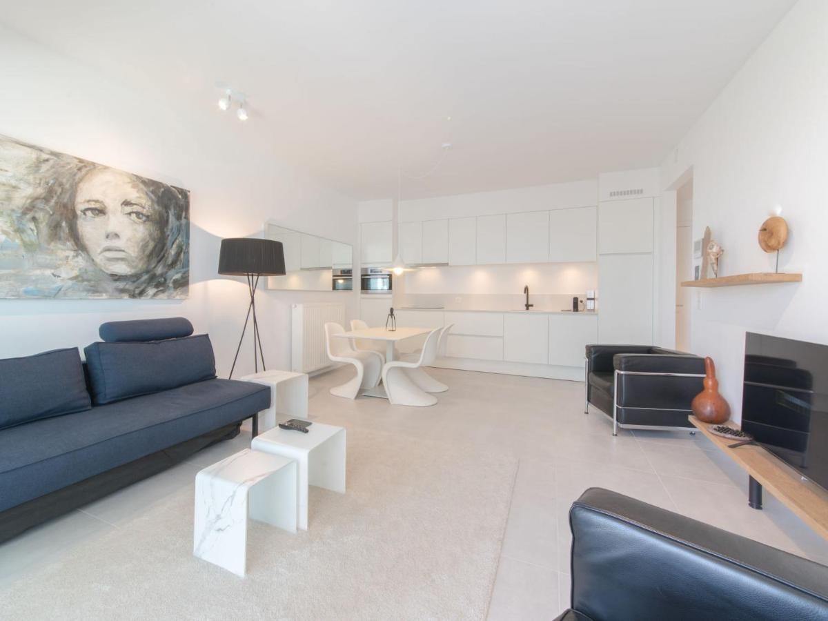 3-06 By Interhome *