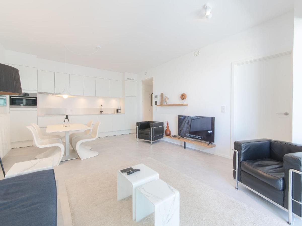 3-06 By Interhome *